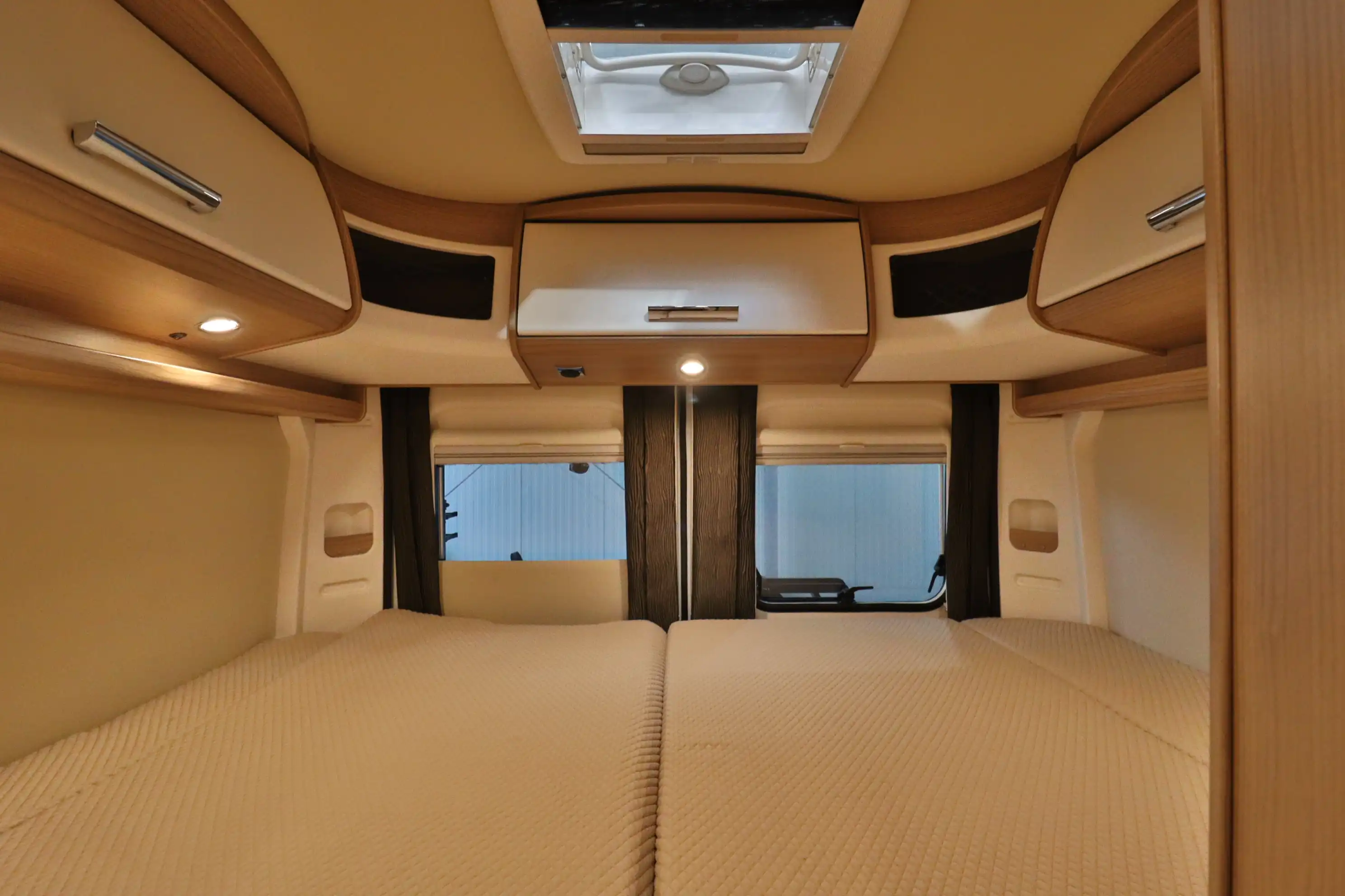 CARTHAGO Malibu Van 600 DB